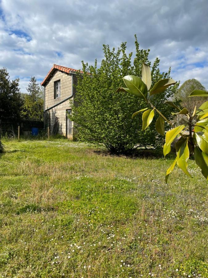 לינה וארוחת בוקר Javerlhac-et-la-Chapelle-Saint-Robert Chez Sarah - L'Escapade מראה חיצוני תמונה